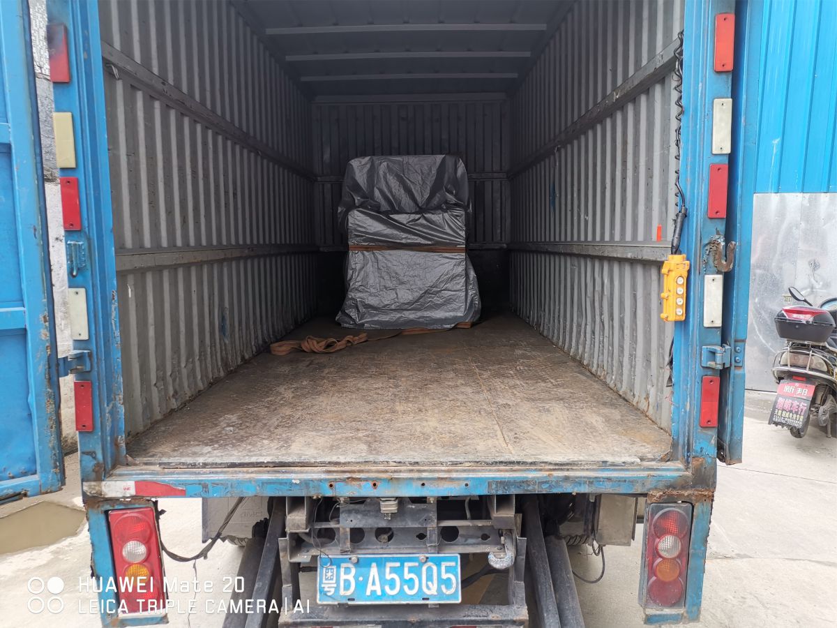 客戶見證我們的AOI設備(圖4)