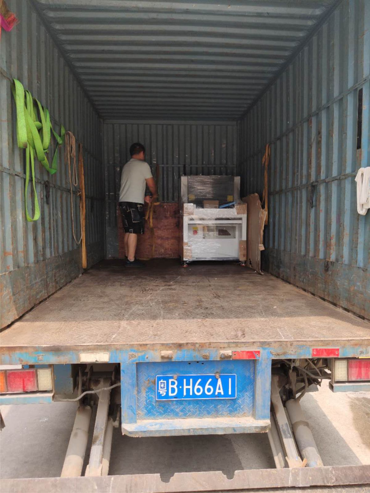 客戶見證我們的AOI設備(圖1)