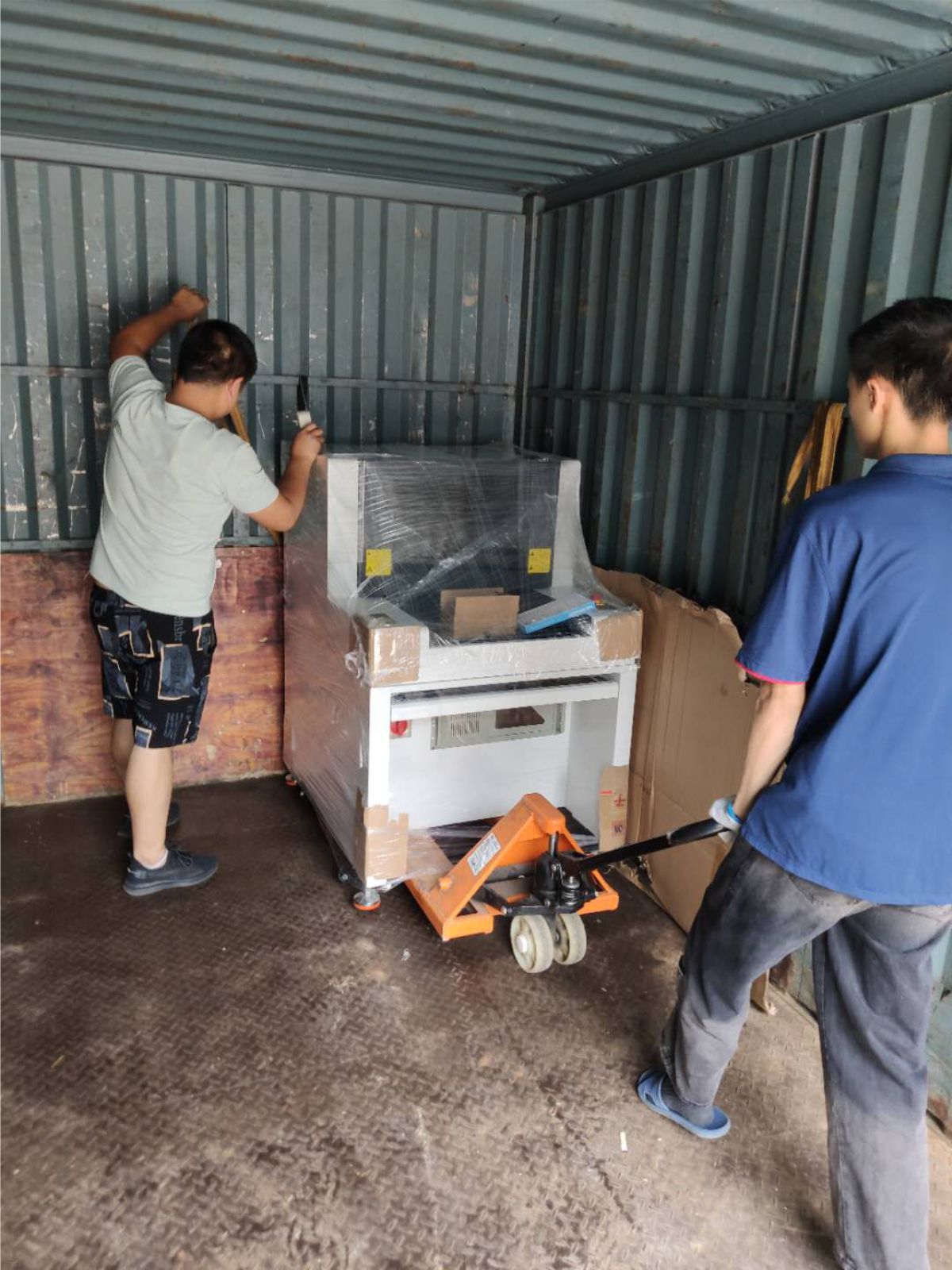 客戶見證我們的AOI設備(圖12)